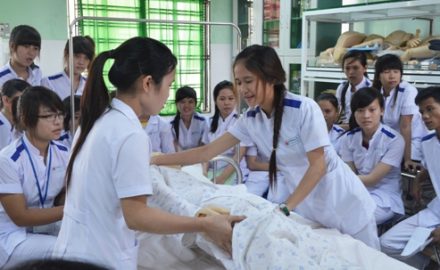 Lựa chọn ngành điều dưỡng ở trường nào tại Hà Nội