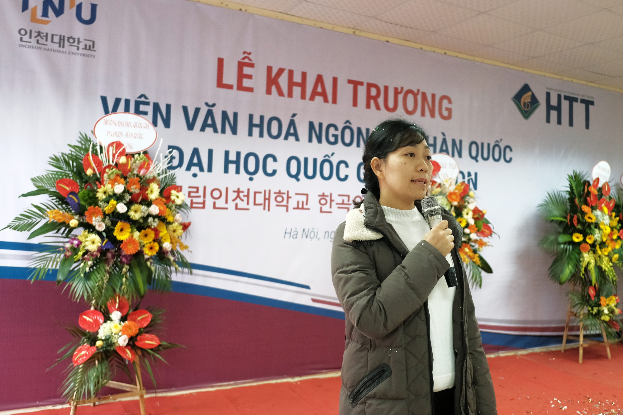 TS. Đoàn Thị Thu Hương - Phó Hiệu trưởng phụ trách đối ngoại phát biểu tại buổi lễ
