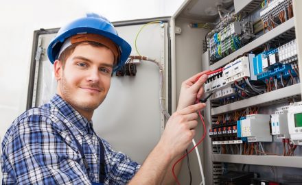 Có nên học cao đẳng Công nghệ kỹ thuật điện điện tử?
