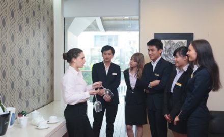 Cơ hội làm việc ngành quản trị khách sạn