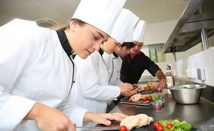 Vì sao học nghề đầu bếp cần biết tiếng Anh ?