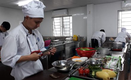 Học đầu bếp bao lâu có thể xin được việc ?