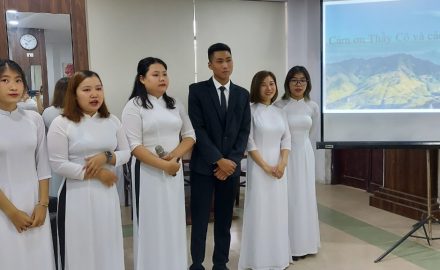 Lễ bảo vệ khóa luận tốt nghiệp của sinh viên ngành Hướng dẫn du lịch K11